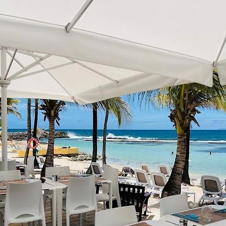 Tres Bel Appartement Avec Vue Mer, Acces Direct A La Plage Et Piscine Surveillee Saint-Francois  Buitenkant foto