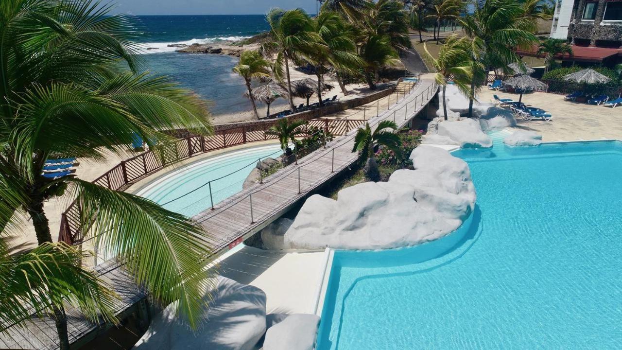 Tres Bel Appartement Avec Vue Mer, Acces Direct A La Plage Et Piscine Surveillee Saint-Francois  Buitenkant foto