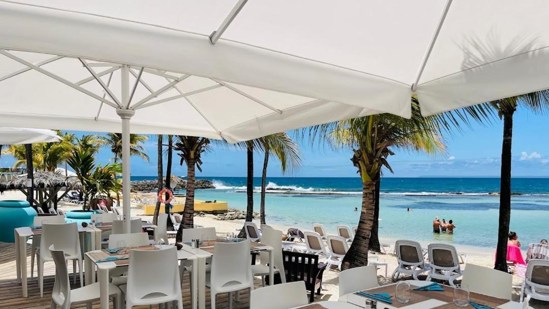 Vue Mer & Acces Direct A La Plage Avec Magnifique Piscine Surveillee Par Un Maitre Nageur Saint-Francois  Buitenkant foto